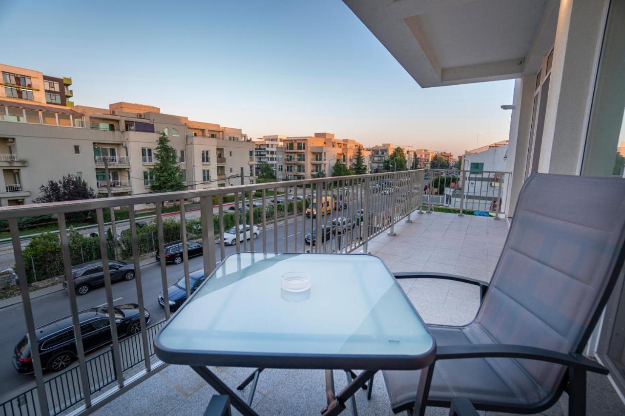 Ono Aparthotel Navodari Bagian luar foto