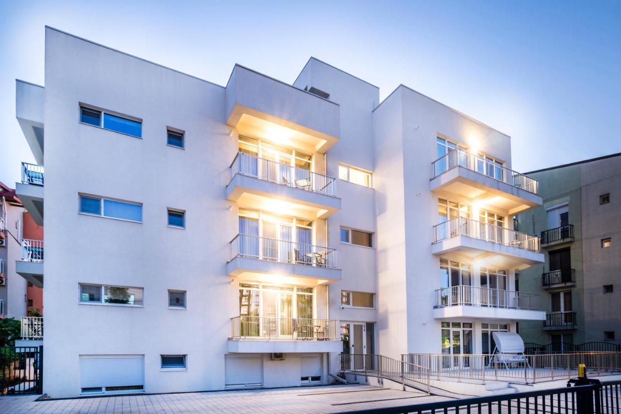 Ono Aparthotel Navodari Bagian luar foto